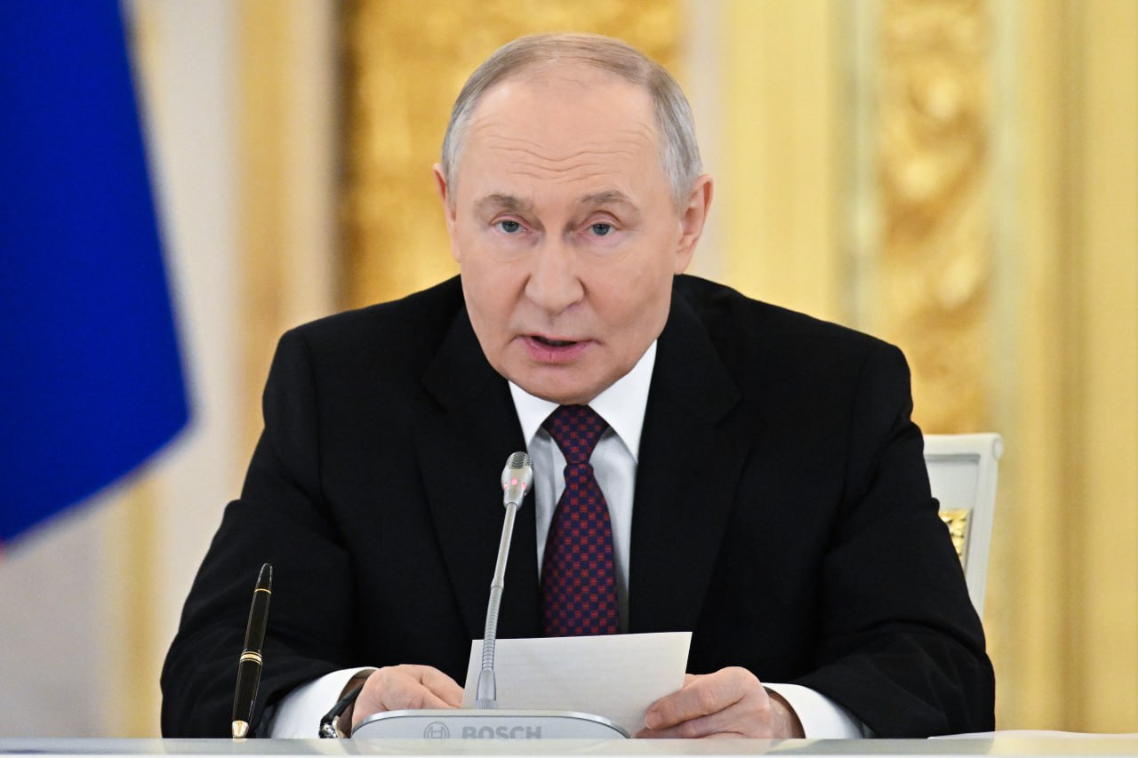 Владимир Путин объявил пасхальное перемирие с Украиной с 14 часов 11 апреля до исхода дня 12 апреля