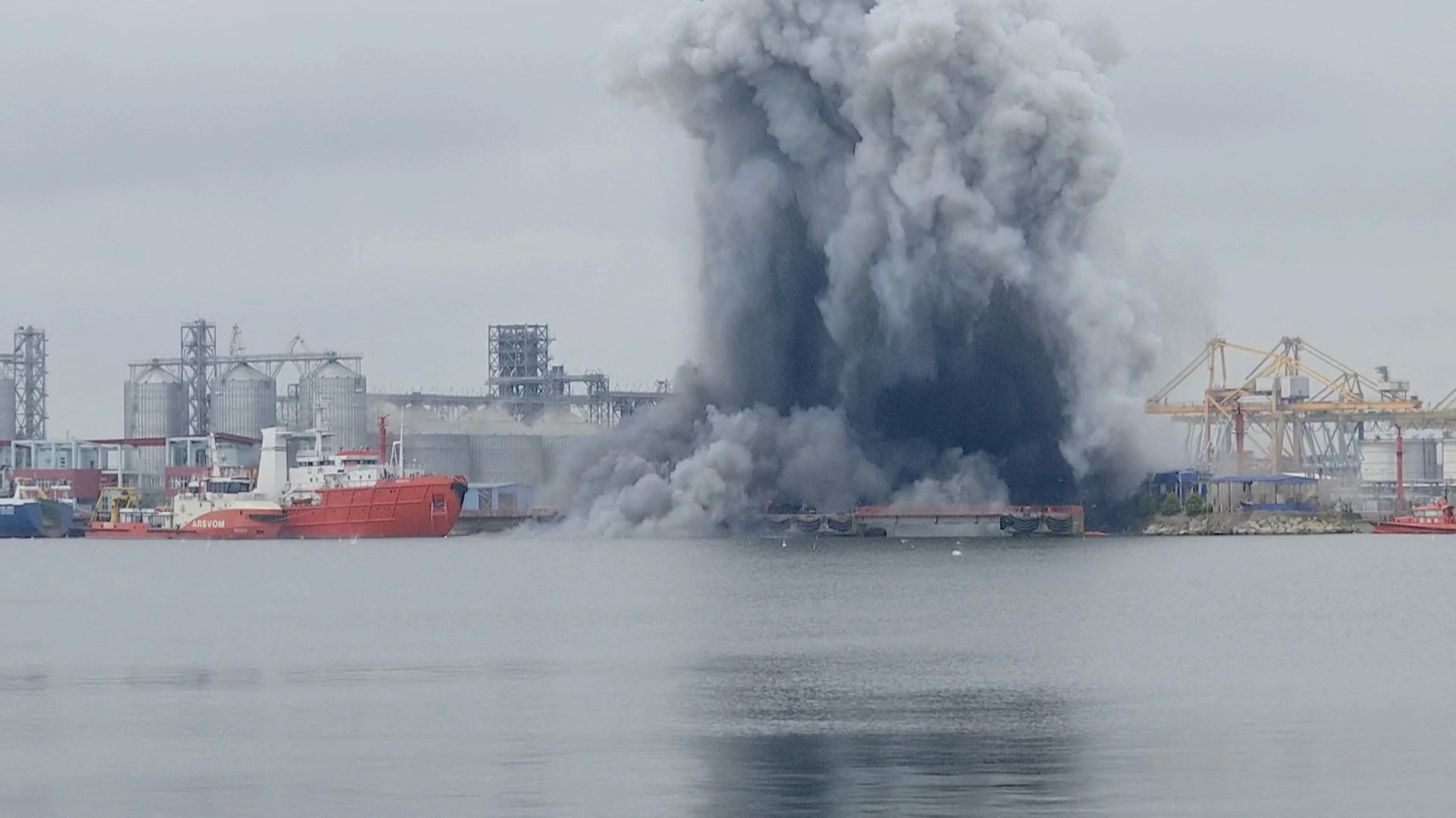 Морской порт Констанцы после обнаружения беспилотной лодки со взрывчаткой