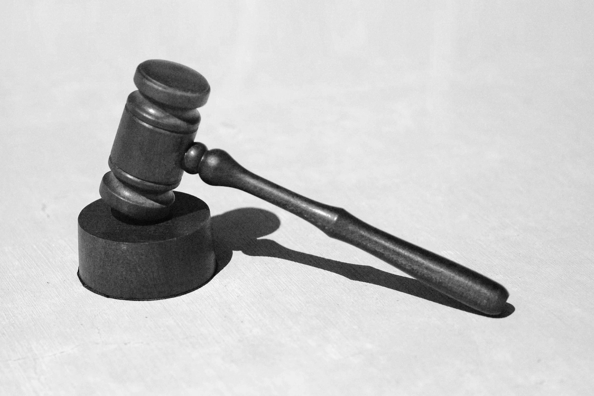 Суд обязал жителя Омска извиниться в мессенджере Max за сообщения в чате WhatsApp