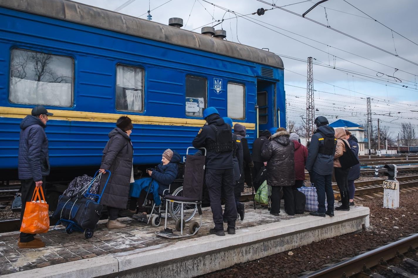 Евросоюз изменил правила предоставления временной защиты украинским беженцам, исключив из программы военнообязанных заявителей