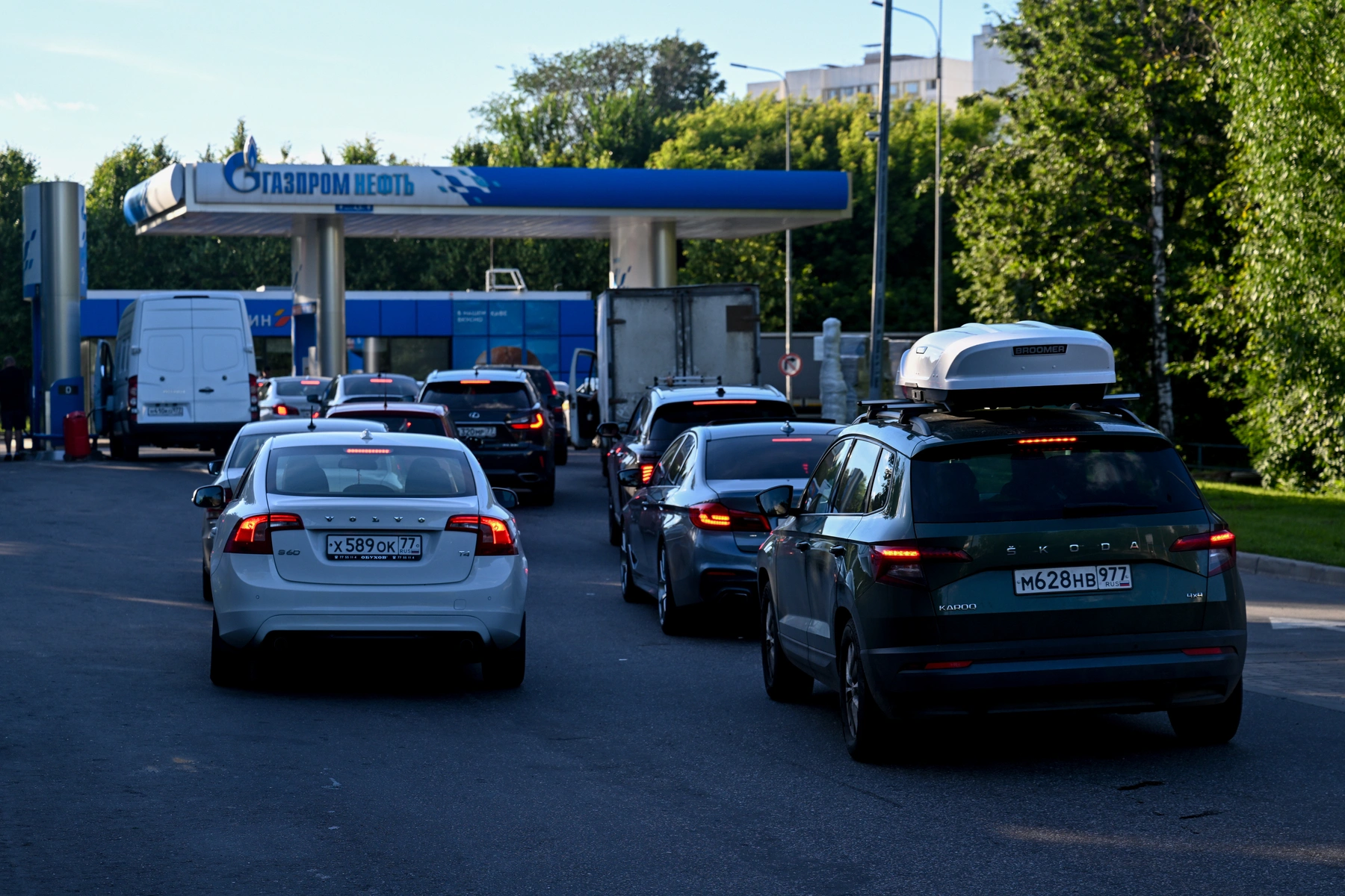 В Забайкалье начали тестировать электронную очередь на АЗС через мессенджер Max. В Госдуме предупредили о риске чёрного рынка QR-кодов