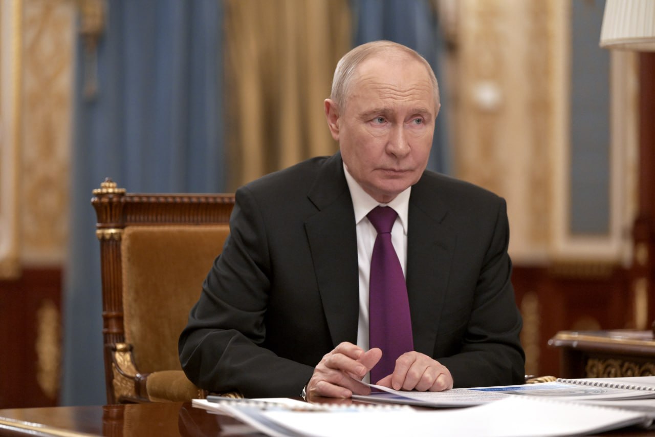 Социологи ФОМ сообщил о рекордном с осени 2022 года падении рейтинга одобрения Владимира Путина на 5% за неделю
