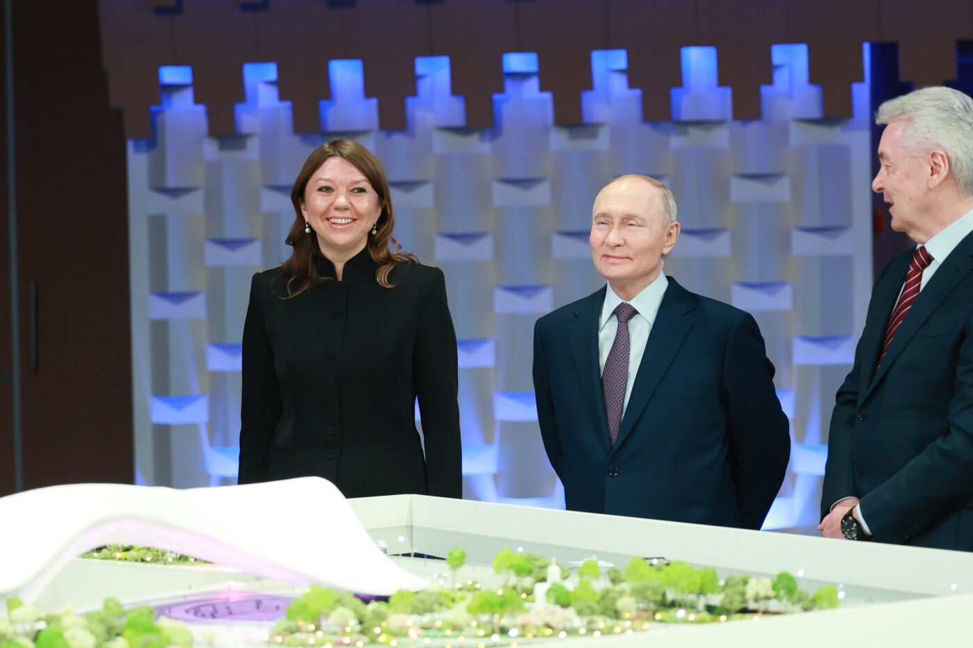 Владимир Путин, Наталья Виртуозова, и&nbsp;Сергей Собянин дают старт строительству Национального центра «Россия»